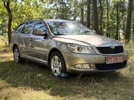 Шкода Октавия 2011 в Сумах на Automoto.ua Бежевый Шкода Октавия, объемом двигателя 1.8 л и пробегом 202 тыс. км за 8500 $, фото 1 на Automoto.ua