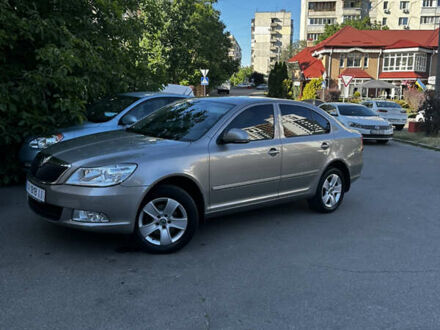Шкода Октавия 2011 в Киеве на Automoto.ua Бежевый Шкода Октавия, объемом двигателя 1.8 л и пробегом 94 тыс. км за 8500 $, фото 1 на Automoto.ua