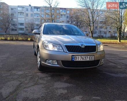 Бежевый Шкода Октавия, объемом двигателя 1.6 л и пробегом 232 тыс. км за 8800 $, фото 1 на Automoto.ua