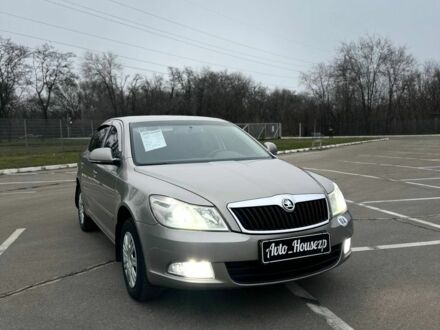 Бежевый Шкода Октавия, объемом двигателя 1.6 л и пробегом 198 тыс. км за 7400 $, фото 1 на Automoto.ua