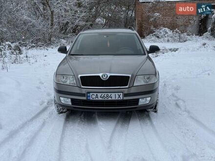 Бежевый Шкода Октавия, объемом двигателя 1.6 л и пробегом 199 тыс. км за 7500 $, фото 1 на Automoto.ua