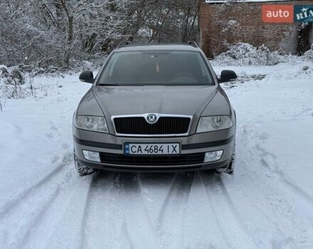 Бежевый Шкода Октавия, объемом двигателя 1.6 л и пробегом 199 тыс. км за 7500 $, фото 1 на Automoto.ua