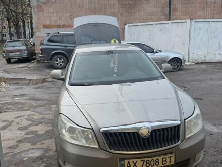 Бежевый Шкода Октавия, объемом двигателя 1.8 л и пробегом 167 тыс. км за 9999 $, фото 1 на Automoto.ua