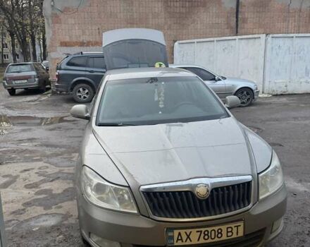 Бежевый Шкода Октавия, объемом двигателя 1.8 л и пробегом 167 тыс. км за 9999 $, фото 1 на Automoto.ua