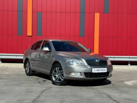 Бежевый Шкода Октавия, объемом двигателя 1.8 л и пробегом 173 тыс. км за 7290 $, фото 1 на Automoto.ua