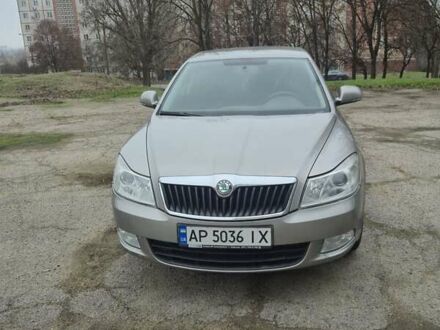 Бежевый Шкода Октавия, объемом двигателя 1.8 л и пробегом 231 тыс. км за 8200 $, фото 1 на Automoto.ua