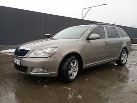Бежевый Шкода Октавия, объемом двигателя 2 л и пробегом 295 тыс. км за 7300 $, фото 1 на Automoto.ua