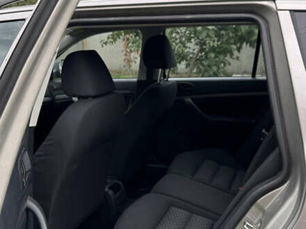 Бежевий Шкода Октавія, об'ємом двигуна 1.97 л та пробігом 299 тис. км за 8300 $, фото 1 на Automoto.ua