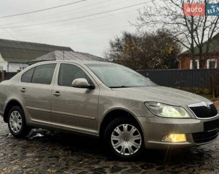 Бежевый Шкода Октавия, объемом двигателя 1.8 л и пробегом 155 тыс. км за 7920 $, фото 1 на Automoto.ua