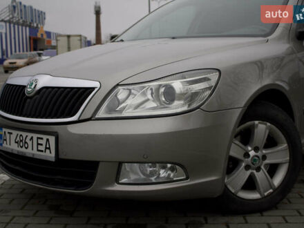 Бежевый Шкода Октавия, объемом двигателя 1.6 л и пробегом 286 тыс. км за 7500 $, фото 1 на Automoto.ua