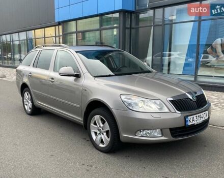Бежевий Шкода Октавія, об'ємом двигуна 1.6 л та пробігом 228 тис. км за 7990 $, фото 1 на Automoto.ua
