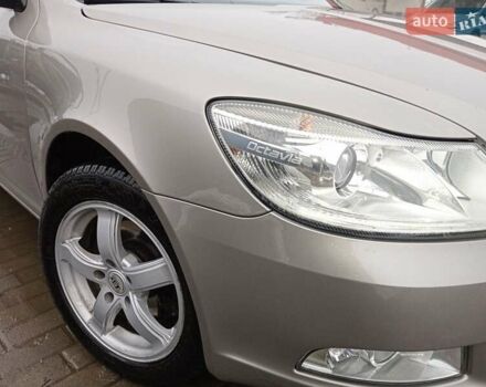 Бежевый Шкода Октавия, объемом двигателя 2 л и пробегом 295 тыс. км за 7300 $, фото 1 на Automoto.ua