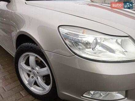 Бежевый Шкода Октавия, объемом двигателя 1.97 л и пробегом 294 тыс. км за 8100 $, фото 1 на Automoto.ua