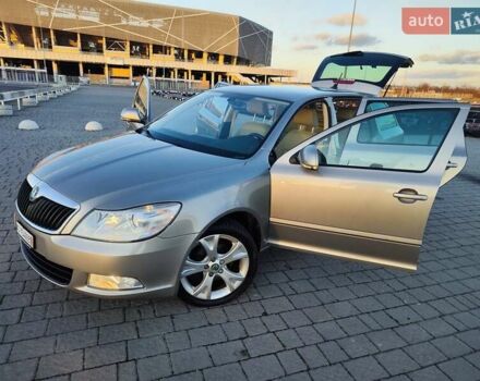 Бежевый Шкода Октавия, объемом двигателя 1.8 л и пробегом 190 тыс. км за 7555 $, фото 1 на Automoto.ua