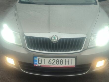 Бежевый Шкода Октавия, объемом двигателя 1.6 л и пробегом 196 тыс. км за 8000 $, фото 1 на Automoto.ua