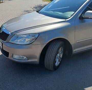 Бежевий Шкода Октавія, об'ємом двигуна 1.8 л та пробігом 203 тис. км за 7800 $, фото 1 на Automoto.ua