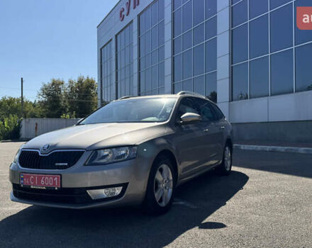 Бежевий Шкода Октавія, об'ємом двигуна 1.6 л та пробігом 238 тис. км за 11250 $, фото 1 на Automoto.ua