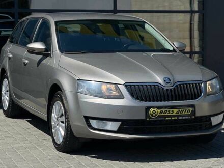 Бежевый Шкода Октавия, объемом двигателя 2 л и пробегом 215 тыс. км за 11200 $, фото 1 на Automoto.ua