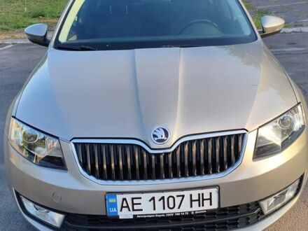 Бежевый Шкода Октавия, объемом двигателя 1.8 л и пробегом 211 тыс. км за 12800 $, фото 1 на Automoto.ua