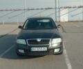 Черный Шкода Октавия, объемом двигателя 1.6 л и пробегом 233 тыс. км за 5000 $, фото 1 на Automoto.ua