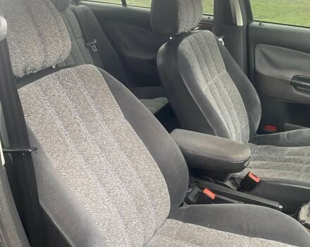 Черный Шкода Октавия, объемом двигателя 1.6 л и пробегом 201 тыс. км за 2200 $, фото 2 на Automoto.ua