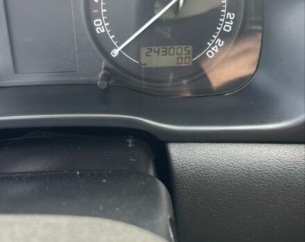 Черный Шкода Октавия, объемом двигателя 1.6 л и пробегом 242 тыс. км за 4000 $, фото 2 на Automoto.ua