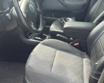 Черный Шкода Октавия, объемом двигателя 1.6 л и пробегом 242 тыс. км за 4000 $, фото 3 на Automoto.ua