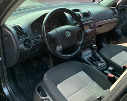 Чорний Шкода Октавія, об'ємом двигуна 1.6 л та пробігом 280 тис. км за 5300 $, фото 2 на Automoto.ua