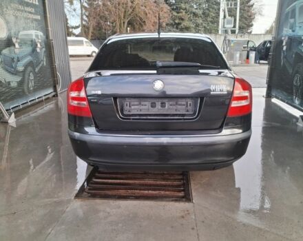 Черный Шкода Октавия, объемом двигателя 1.6 л и пробегом 220 тыс. км за 4300 $, фото 2 на Automoto.ua