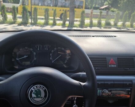 Черный Шкода Октавия, объемом двигателя 1.8 л и пробегом 225 тыс. км за 6000 $, фото 5 на Automoto.ua