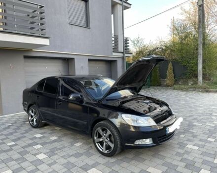 Черный Шкода Октавия, объемом двигателя 1.6 л и пробегом 219 тыс. км за 6900 $, фото 2 на Automoto.ua