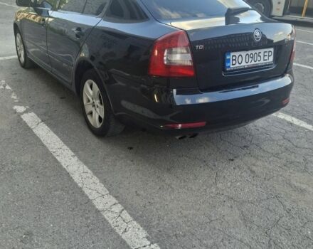 Черный Шкода Октавия, объемом двигателя 2 л и пробегом 349 тыс. км за 8900 $, фото 3 на Automoto.ua