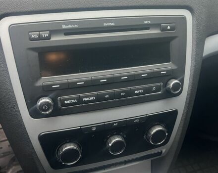 Черный Шкода Октавия, объемом двигателя 1.8 л и пробегом 180 тыс. км за 5500 $, фото 10 на Automoto.ua