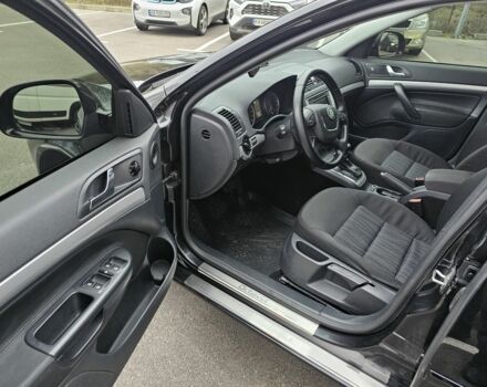 Чорний Шкода Октавія, об'ємом двигуна 2 л та пробігом 240 тис. км за 10900 $, фото 14 на Automoto.ua