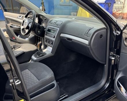 Чорний Шкода Октавія, об'ємом двигуна 1.6 л та пробігом 310 тис. км за 7300 $, фото 6 на Automoto.ua