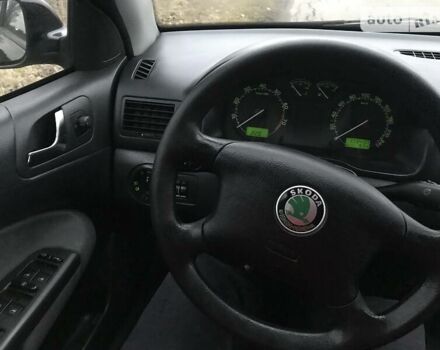 Черный Шкода Октавия, объемом двигателя 1.6 л и пробегом 174 тыс. км за 5500 $, фото 5 на Automoto.ua