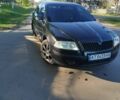 Черный Шкода Октавия, объемом двигателя 1.6 л и пробегом 290 тыс. км за 5350 $, фото 1 на Automoto.ua