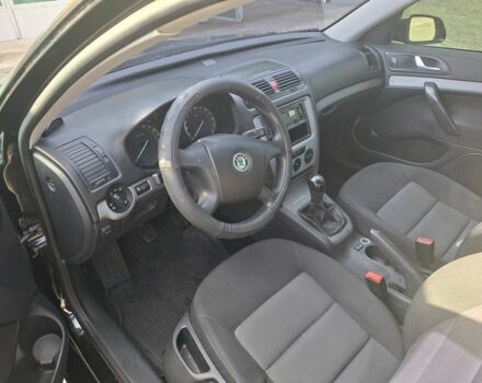 Черный Шкода Октавия, объемом двигателя 1.6 л и пробегом 155 тыс. км за 5300 $, фото 4 на Automoto.ua