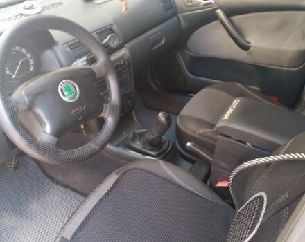 Черный Шкода Октавия, объемом двигателя 1.6 л и пробегом 320 тыс. км за 5400 $, фото 3 на Automoto.ua