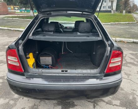 Черный Шкода Октавия, объемом двигателя 1.6 л и пробегом 204 тыс. км за 5000 $, фото 5 на Automoto.ua