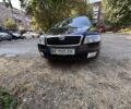 Черный Шкода Октавия, объемом двигателя 1.6 л и пробегом 200 тыс. км за 5350 $, фото 1 на Automoto.ua