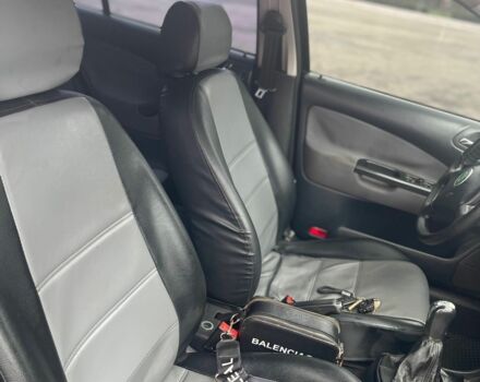 Черный Шкода Октавия, объемом двигателя 1.6 л и пробегом 204 тыс. км за 5000 $, фото 4 на Automoto.ua