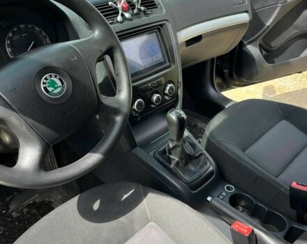 Черный Шкода Октавия, объемом двигателя 1.6 л и пробегом 2 тыс. км за 4300 $, фото 5 на Automoto.ua
