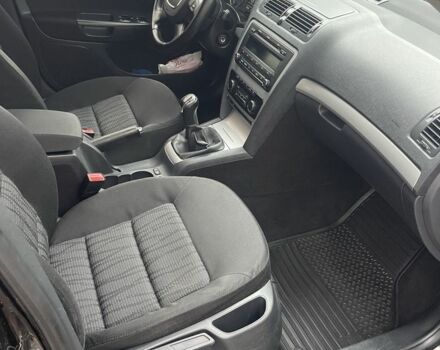 Черный Шкода Октавия, объемом двигателя 1.4 л и пробегом 100 тыс. км за 8200 $, фото 5 на Automoto.ua