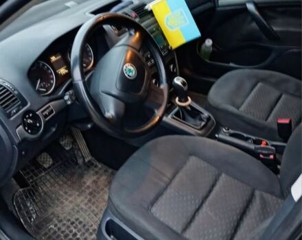 Черный Шкода Октавия, объемом двигателя 1.6 л и пробегом 315 тыс. км за 6500 $, фото 4 на Automoto.ua