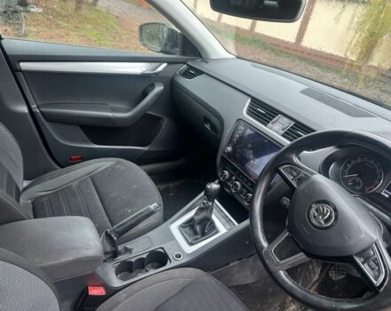 Черный Шкода Октавия, объемом двигателя 1 л и пробегом 176 тыс. км за 5690 $, фото 4 на Automoto.ua