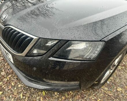 Черный Шкода Октавия, объемом двигателя 1 л и пробегом 176 тыс. км за 5690 $, фото 1 на Automoto.ua