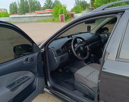 Чорний Шкода Октавія, об'ємом двигуна 1.6 л та пробігом 260 тис. км за 4900 $, фото 5 на Automoto.ua