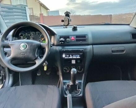 Черный Шкода Октавия, объемом двигателя 1.6 л и пробегом 313 тыс. км за 3850 $, фото 5 на Automoto.ua