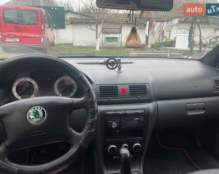 Черный Шкода Октавия, объемом двигателя 1.6 л и пробегом 227 тыс. км за 4200 $, фото 5 на Automoto.ua